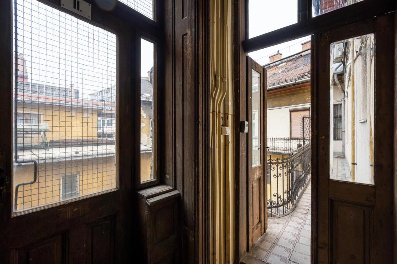 Live Star Apartment Budapest Luaran gambar
