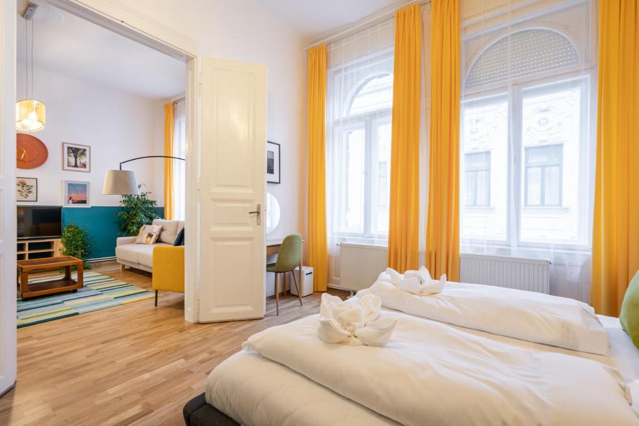 Live Star Apartment Budapest Luaran gambar